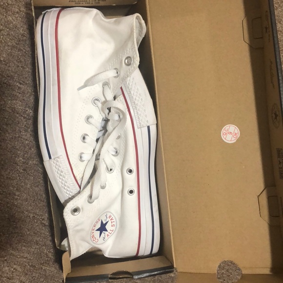 Converse - Picture 2 of 3